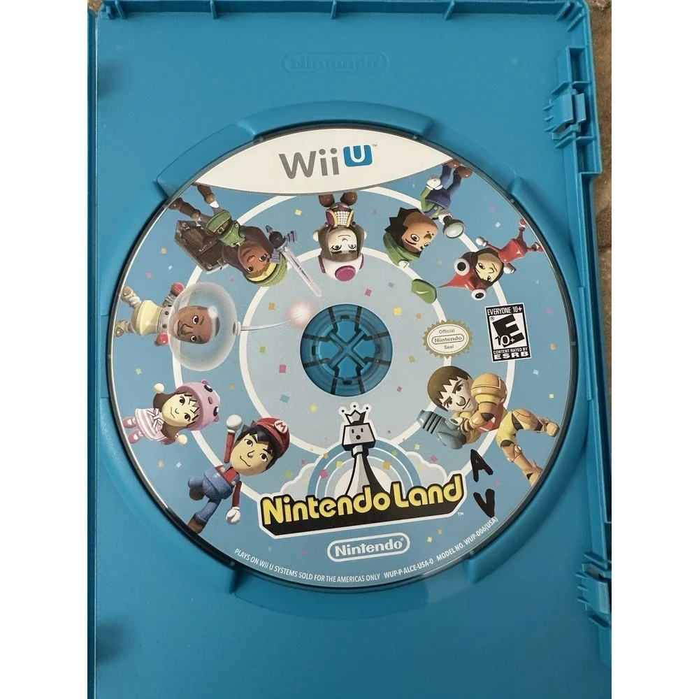 Nintendo Land (Wii U, 2012) Includes Manual